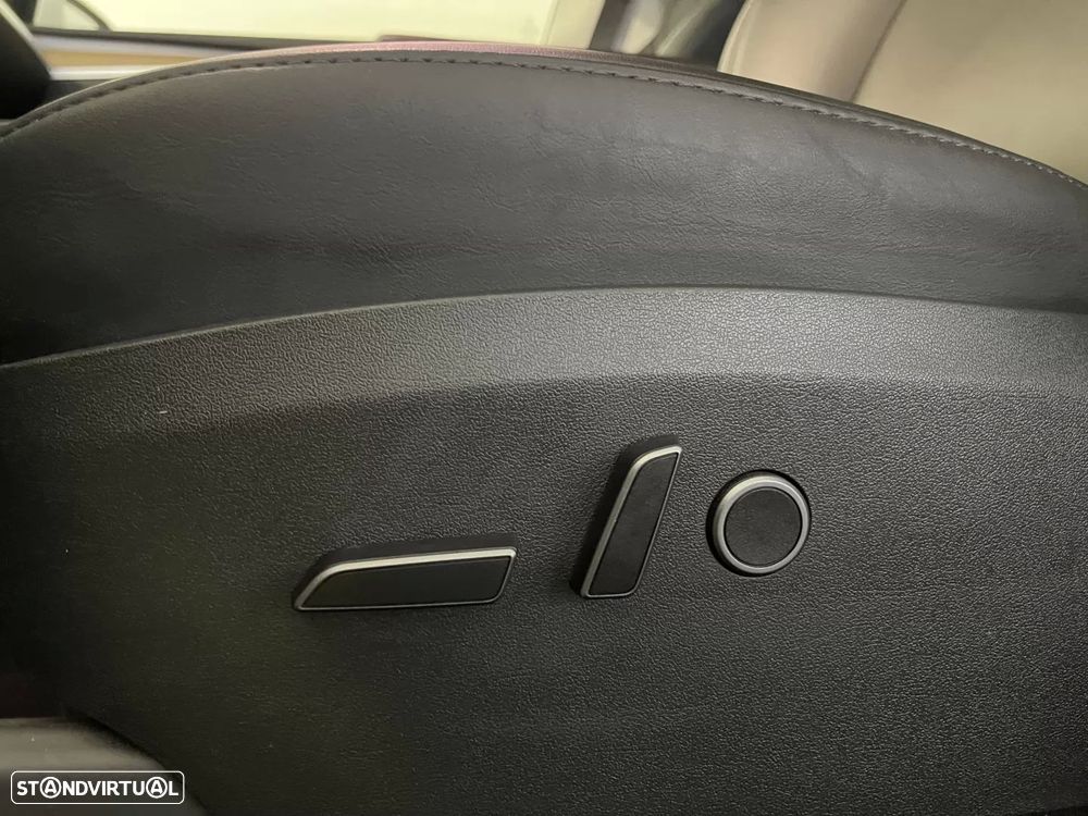 Tesla Model Y Long Range Tração Integral - 39