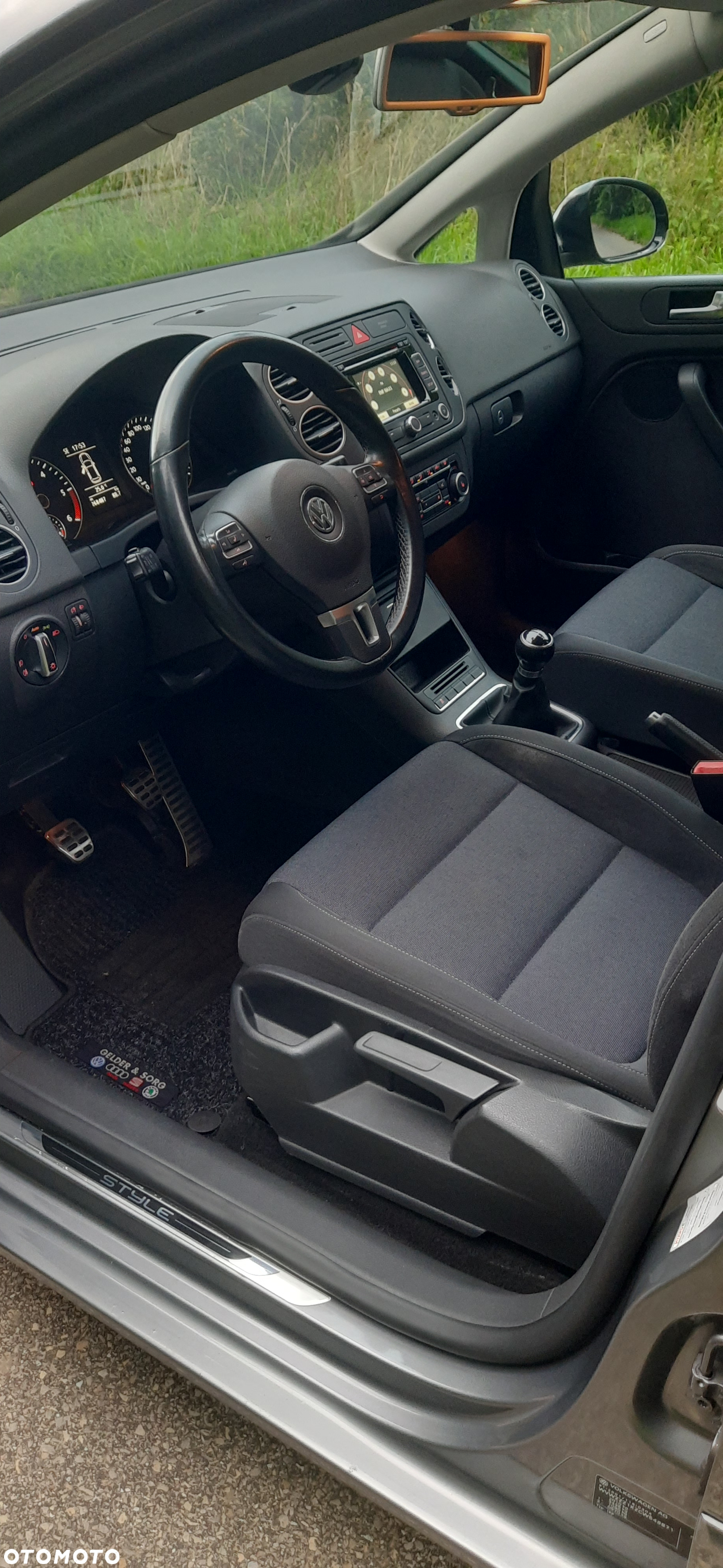 Volkswagen Golf Plus 1.6 TDI DPF Style - 11