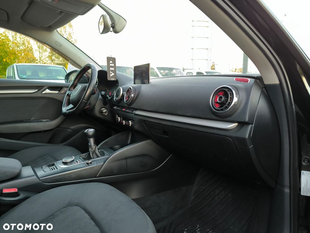 Audi A3 Sportback - 19