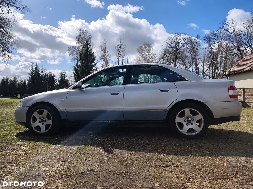 Audi A4 Limousine - 8