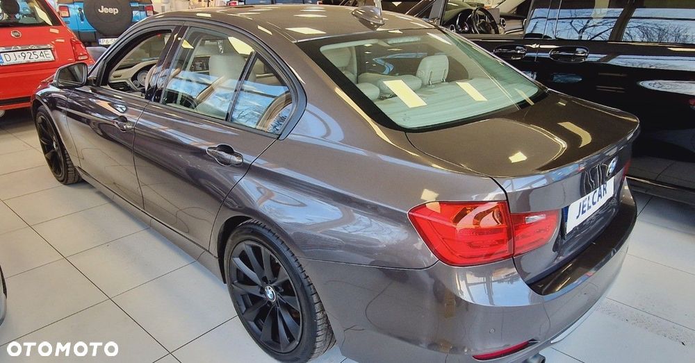 BMW Seria 3 328i Modern Line - 29