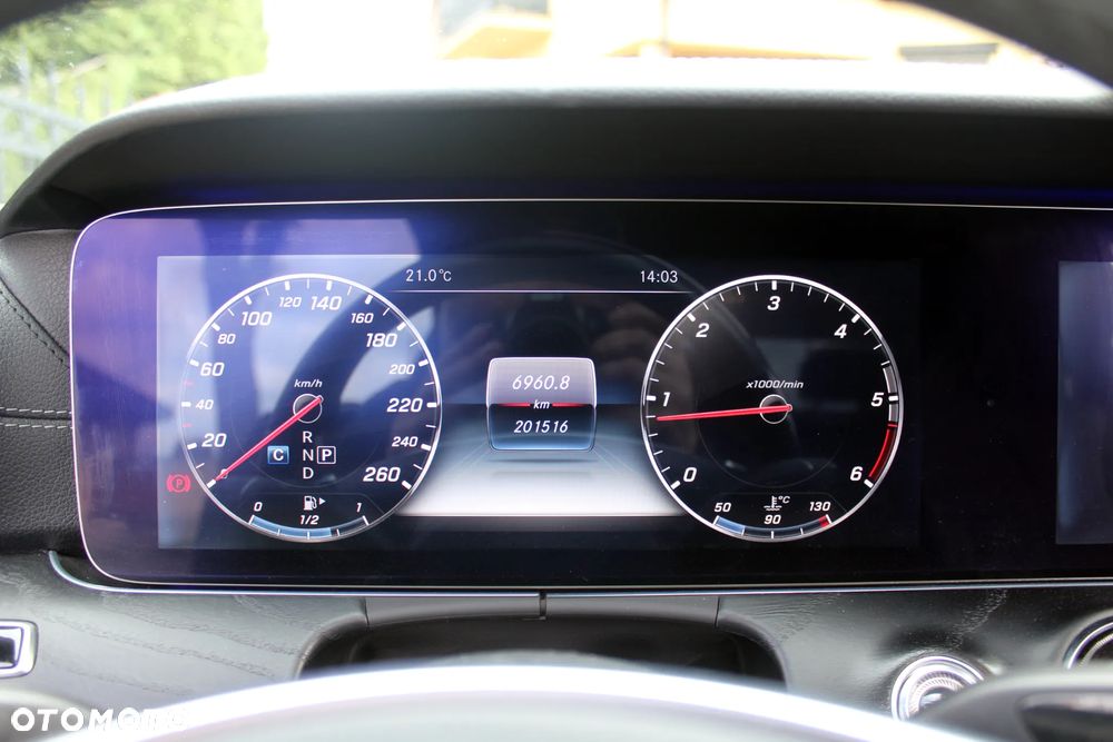 Mercedes-Benz Klasa E 220 d Coupe 9G-TRONIC - 13