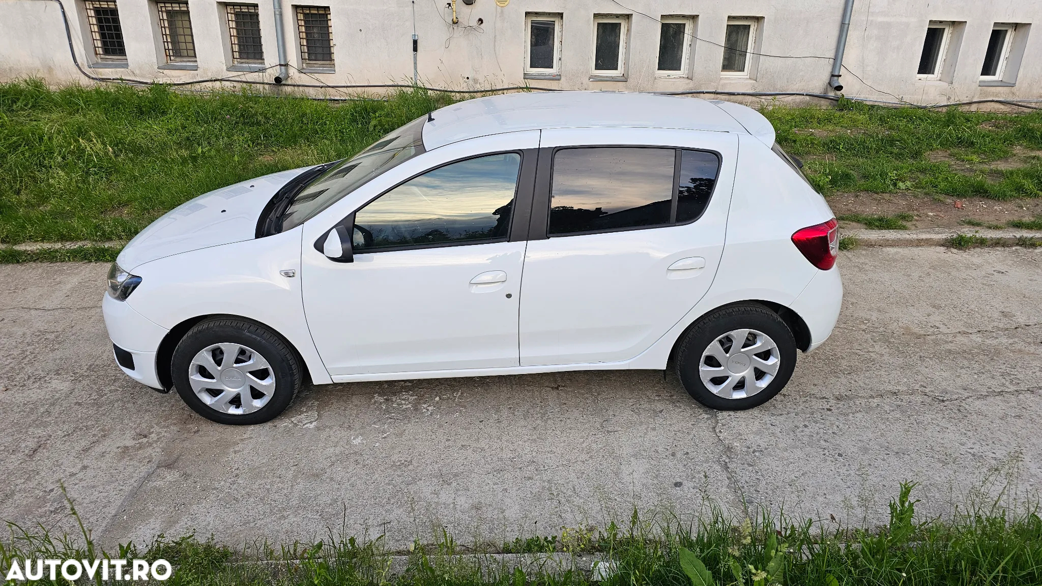 Dacia Sandero 1.2 16V 75 Ambiance - 16