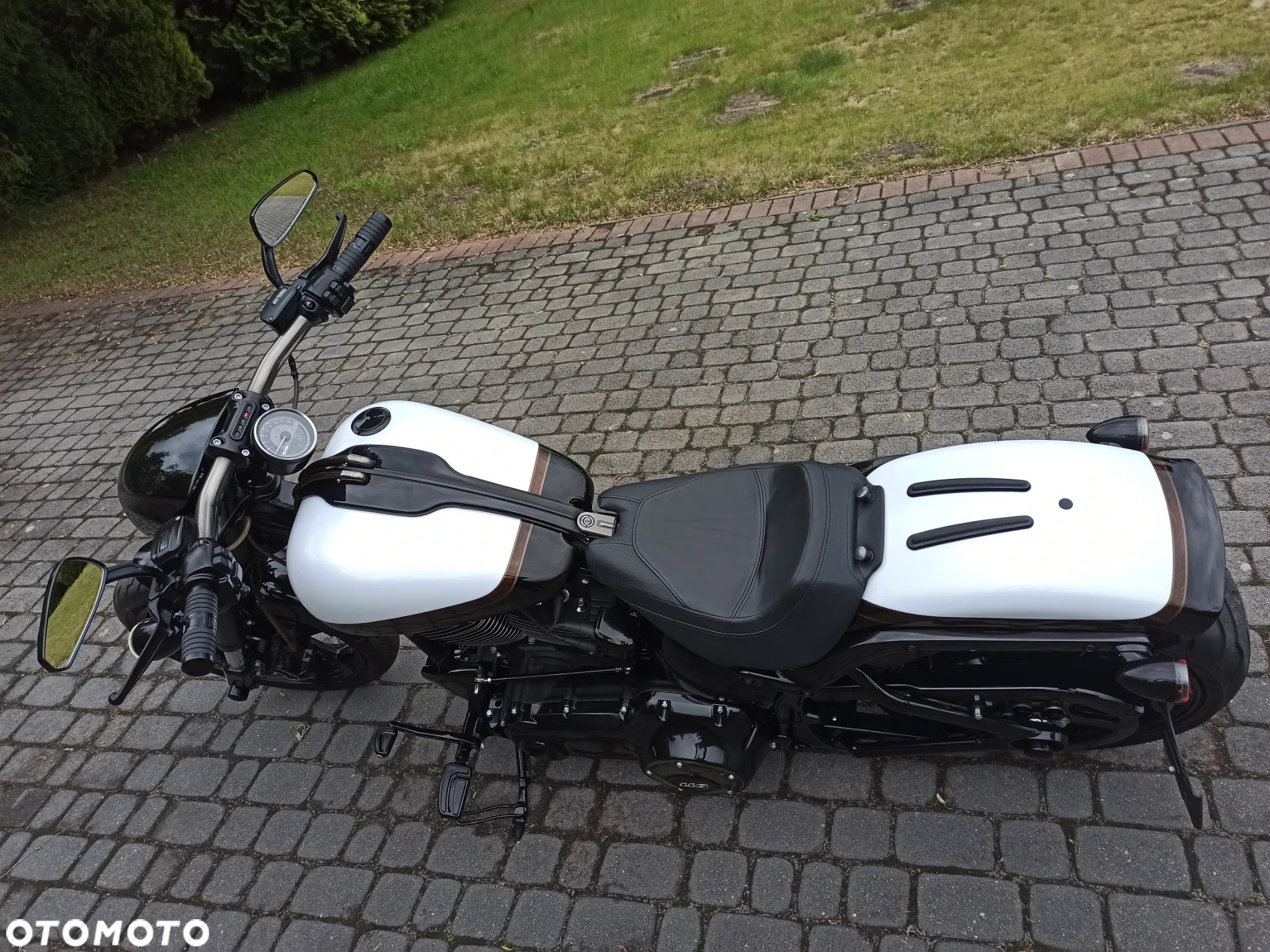 Harley-Davidson Softail Breakout - 14