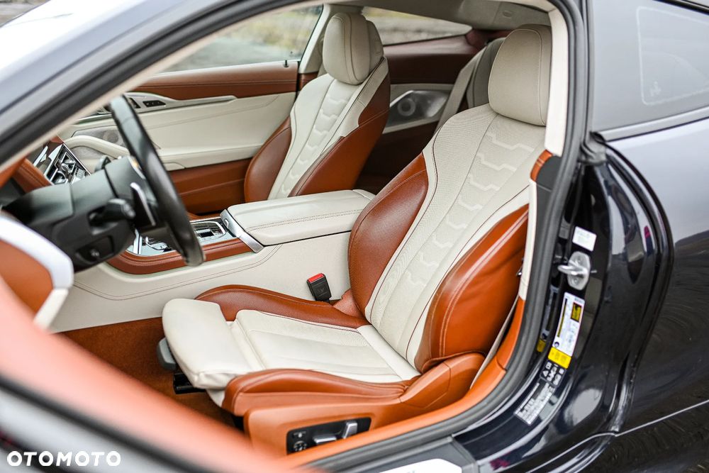 BMW Seria 8 - 23