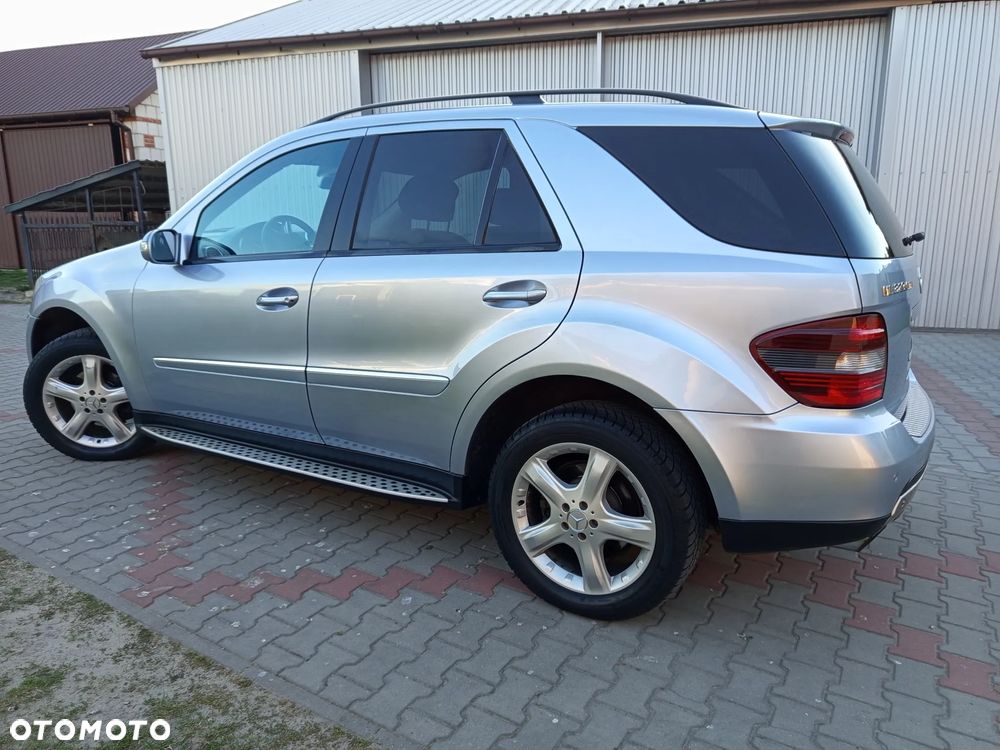 Mercedes-Benz ML - 15