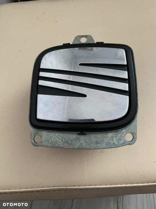 Seat klamka emblemat klapy  bagażnika 5P0827565C
