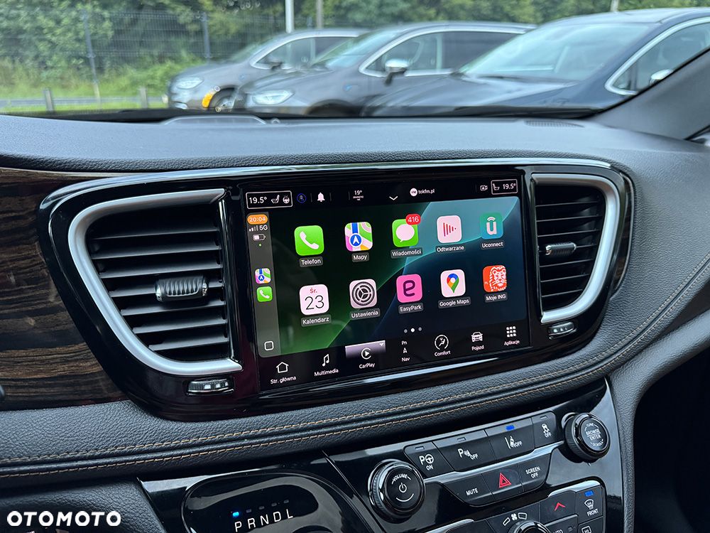 Chrysler Pacifica - 33