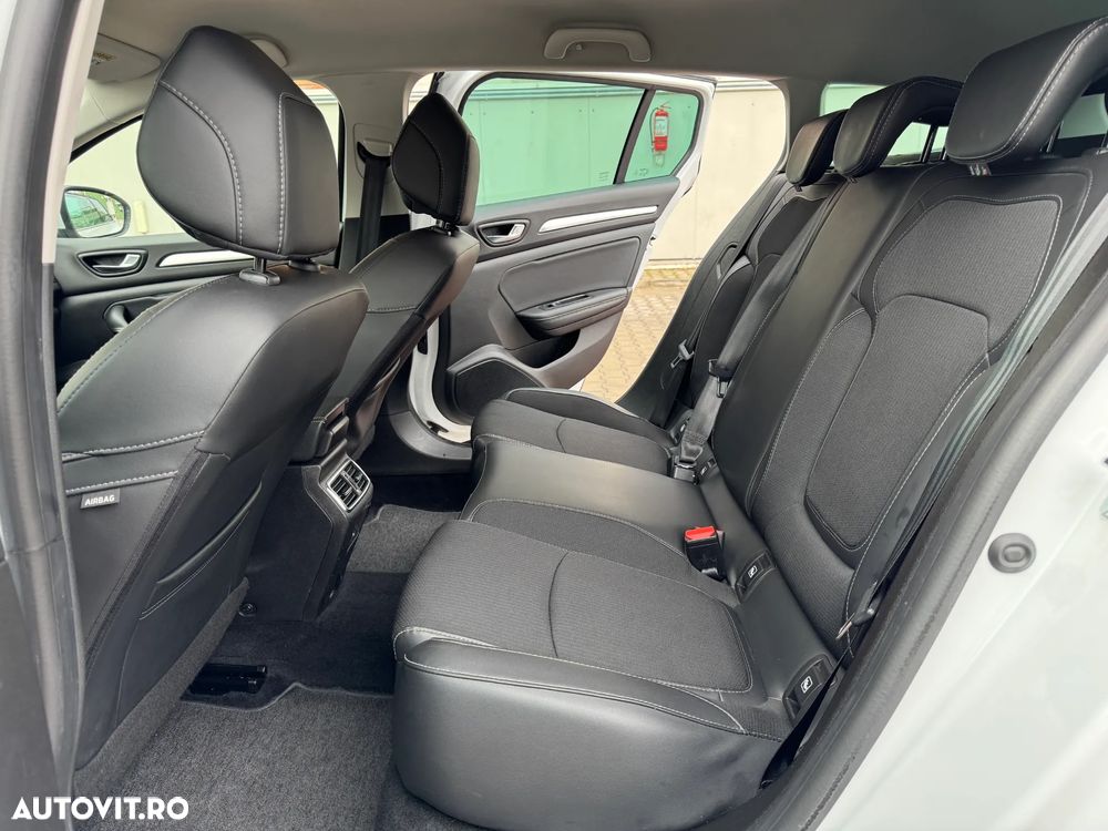 Renault Megane E-TECH 160 INTENS - 18