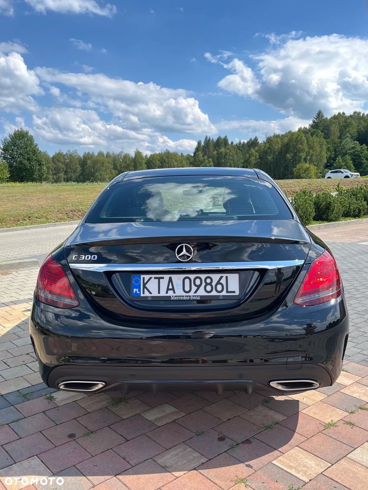 Mercedes-Benz Klasa C 300 9G-TRONIC - 4