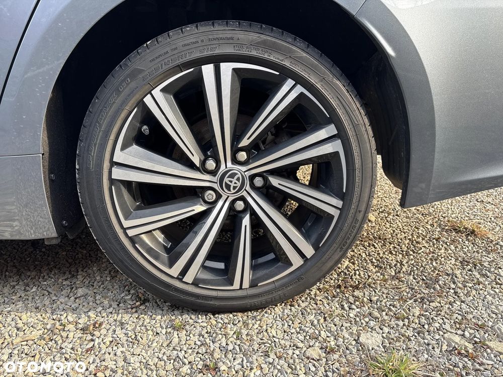 Toyota Corolla 1.8 Hybrid Comfort - 18