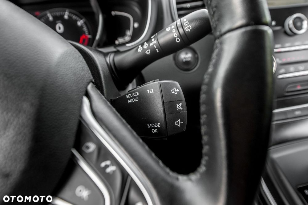 Renault Scenic ENERGY TCe 140 EDC LIMITED - 23