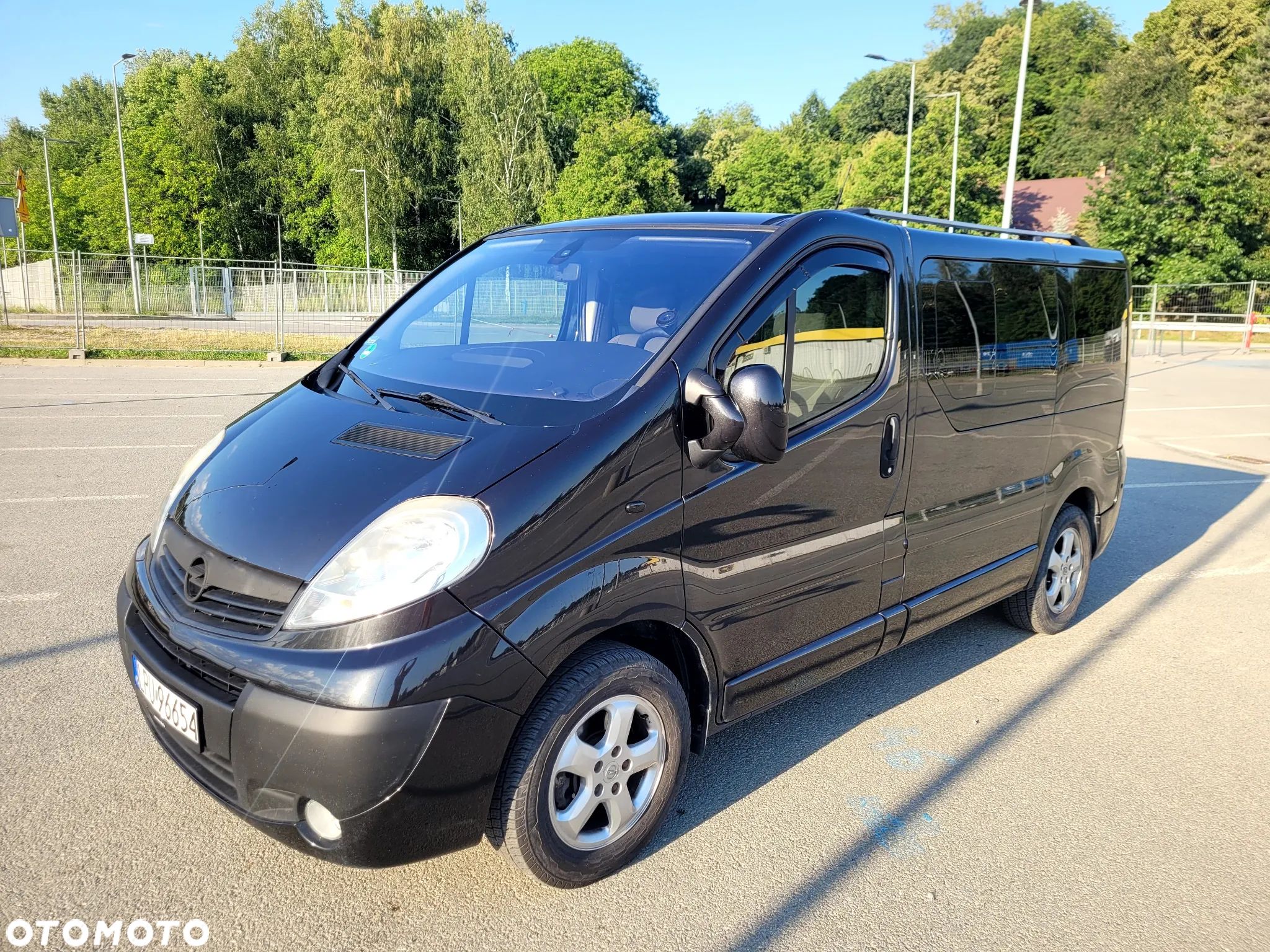 Opel Vivaro - 1