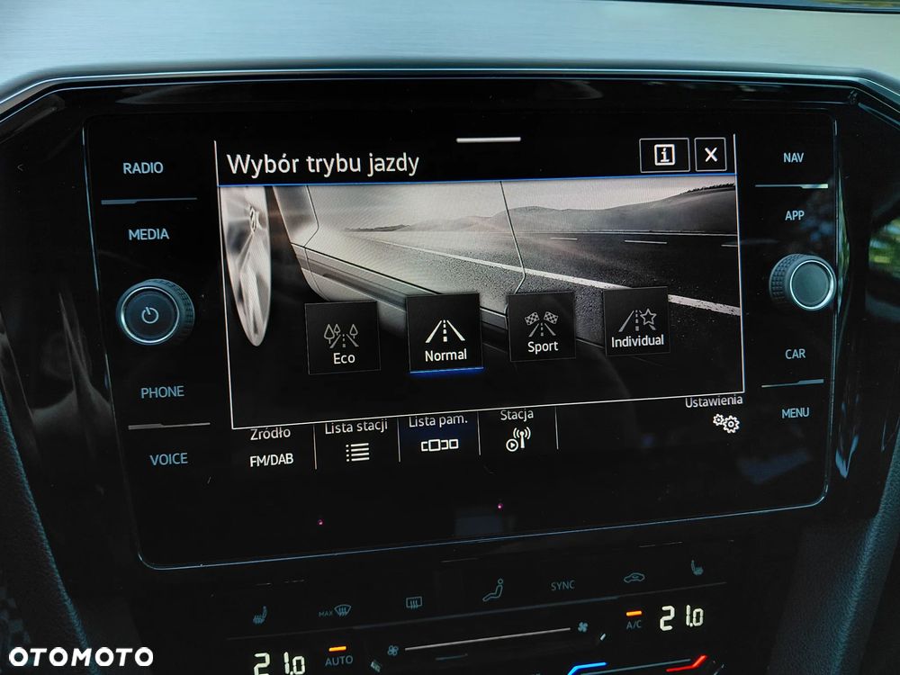 Volkswagen Passat 1.5 TSI EVO Elegance DSG - 31