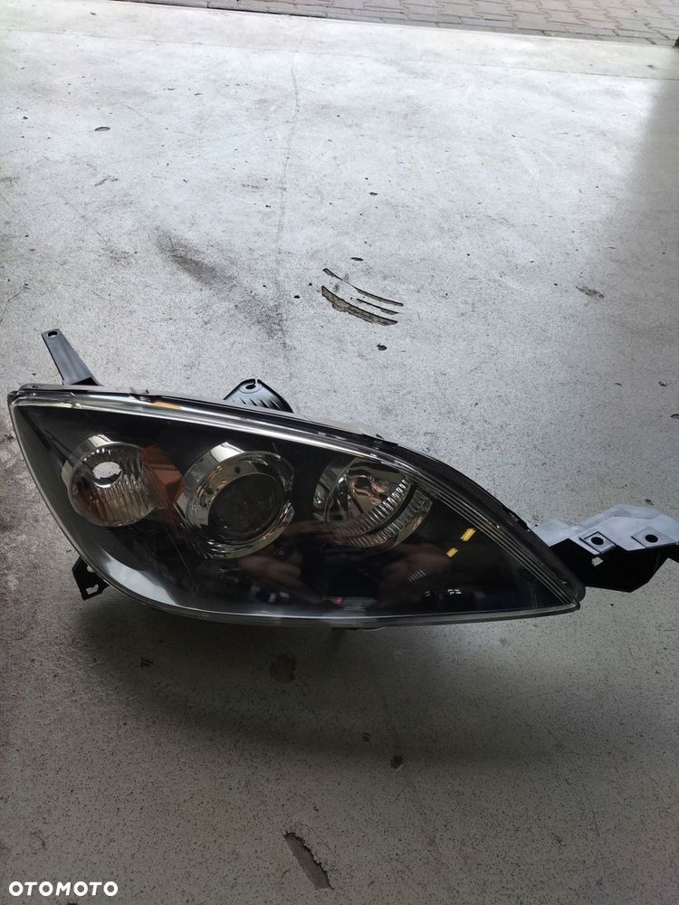 lampa prawa przód mazda 3 bk i hb - 1