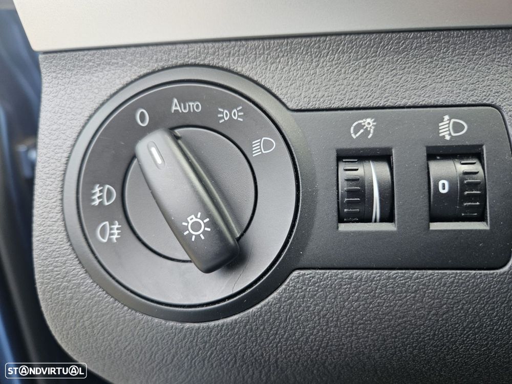 VW Touran 1.6 TDI Blue.Trendline 7L - 41