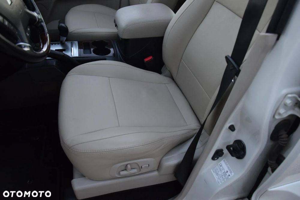 Mitsubishi Pajero - 30