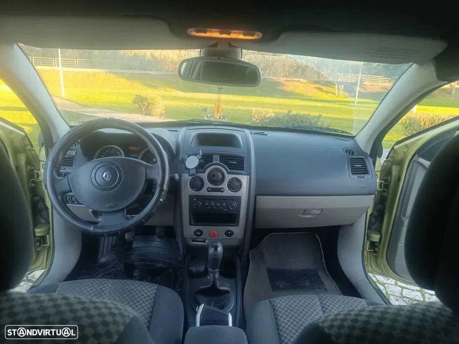 Renault Mégane 1.5 dCi Dynamique - 8