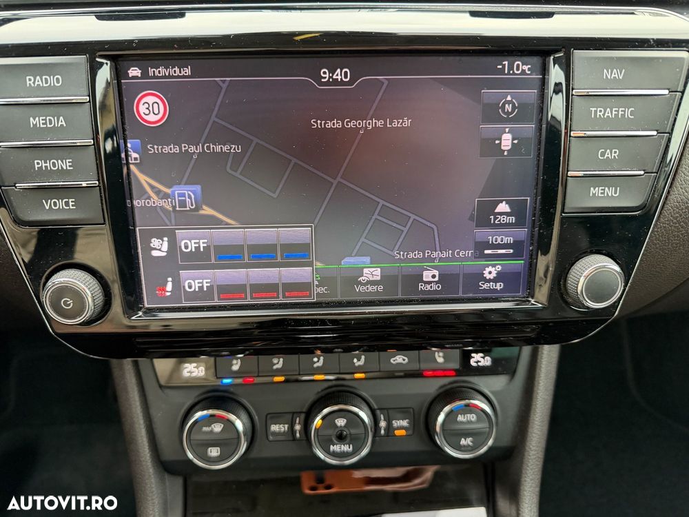 Skoda Superb 2.0 TDI DSG 4X4 Laurin & Klement - 23