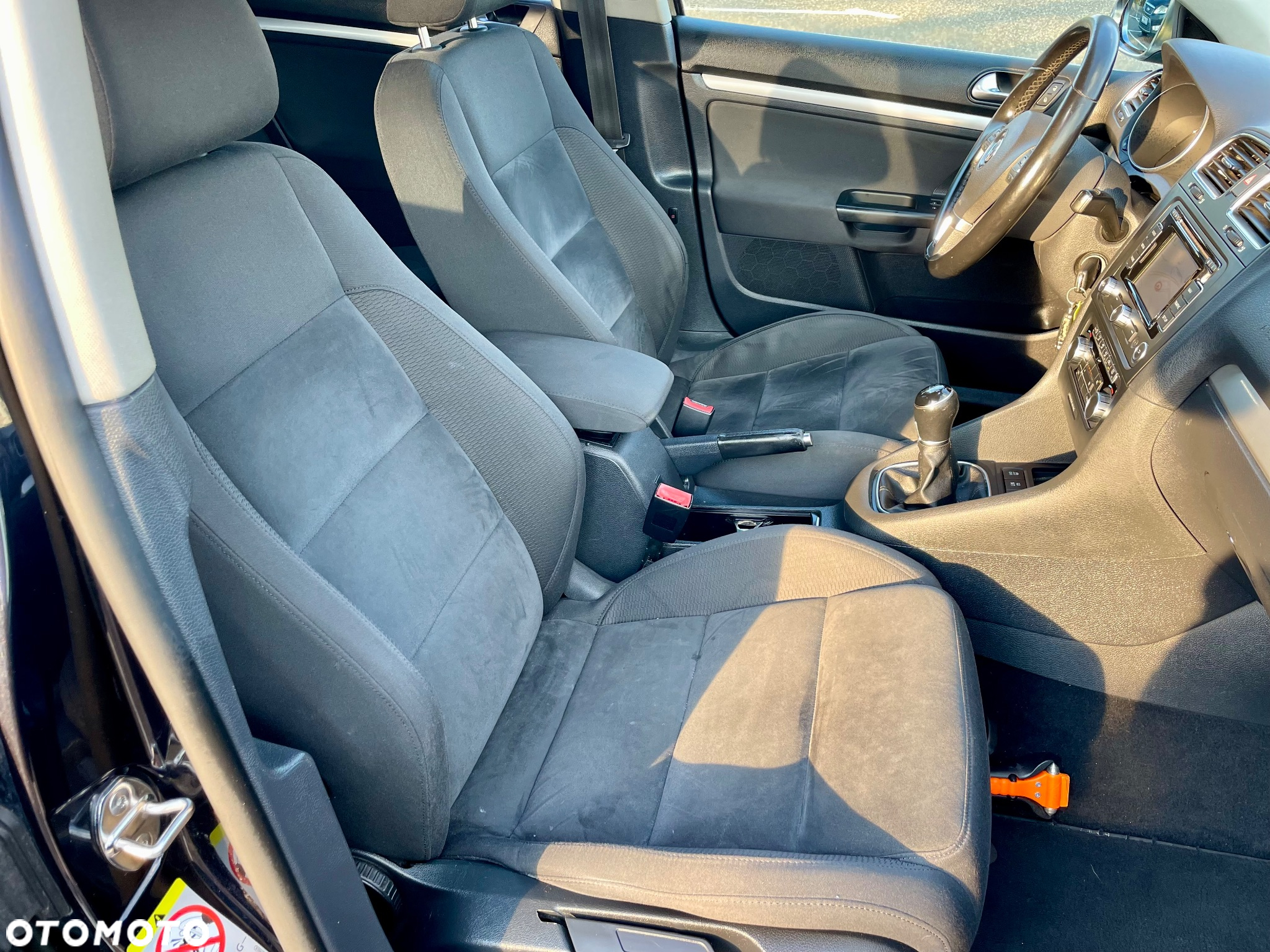 Volkswagen Golf 1.6 TDI BlueMotion Technology Comfortline - 26