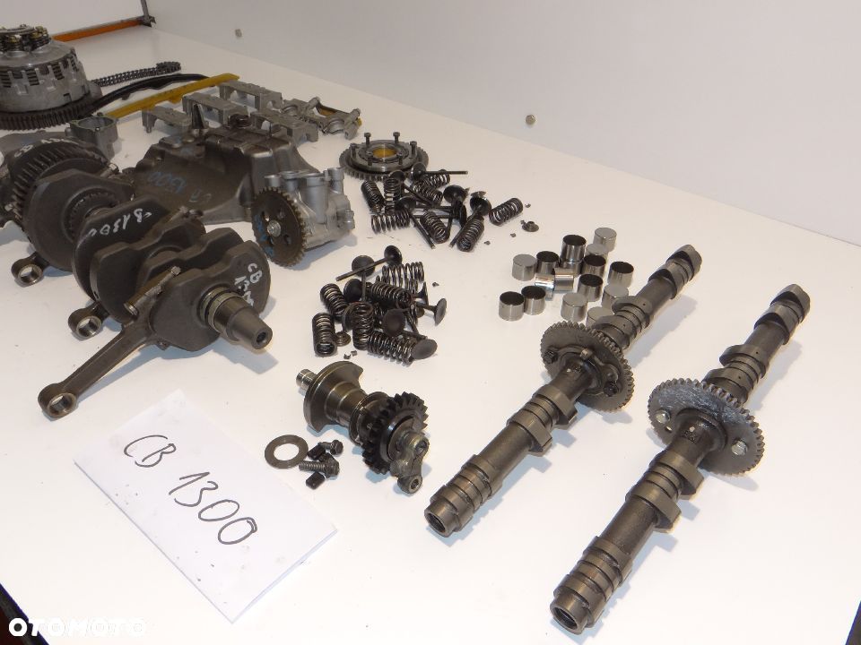 CB 1300 Wał + panewki + korbowody+ podpory wału, kosz sprzęgła, miska olejowa, wałek rozrządu, zawory, szklanki - 4