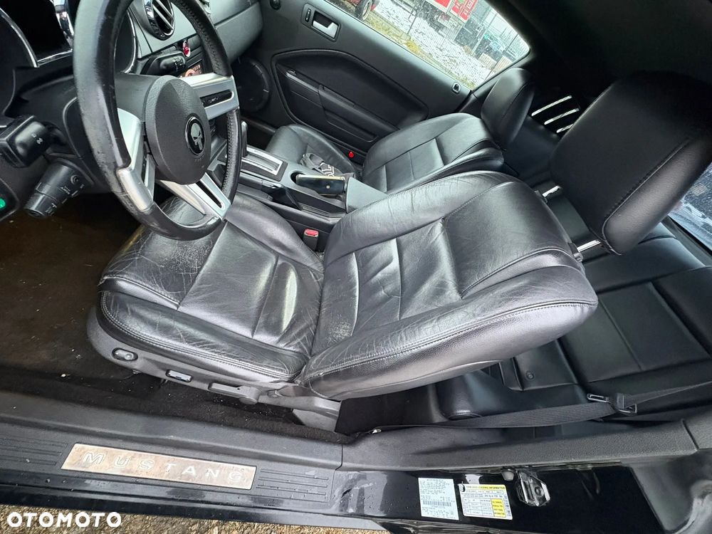 Ford Mustang - 31