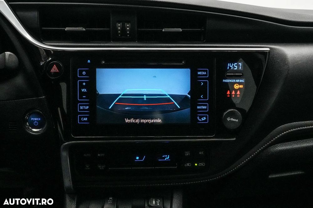 Toyota Auris 1.8 L VVT-i Hybrid Sol + - 19