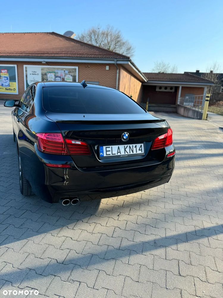 BMW Seria 5 525d xDrive Sport-Aut Luxury Line - 7