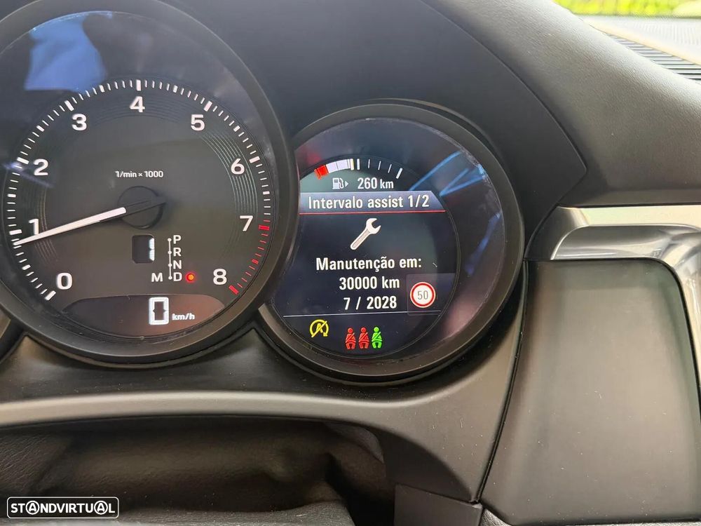 Porsche Macan T - 45