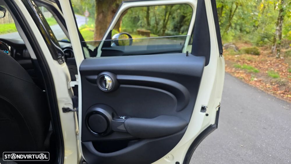 MINI 5 Portas Cooper D 60 Years Chili - 17