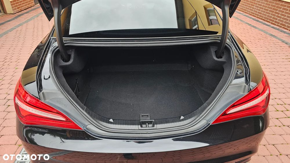 Mercedes-Benz CLA 200 d 4Matic 7G-DCT AMG Line - 29