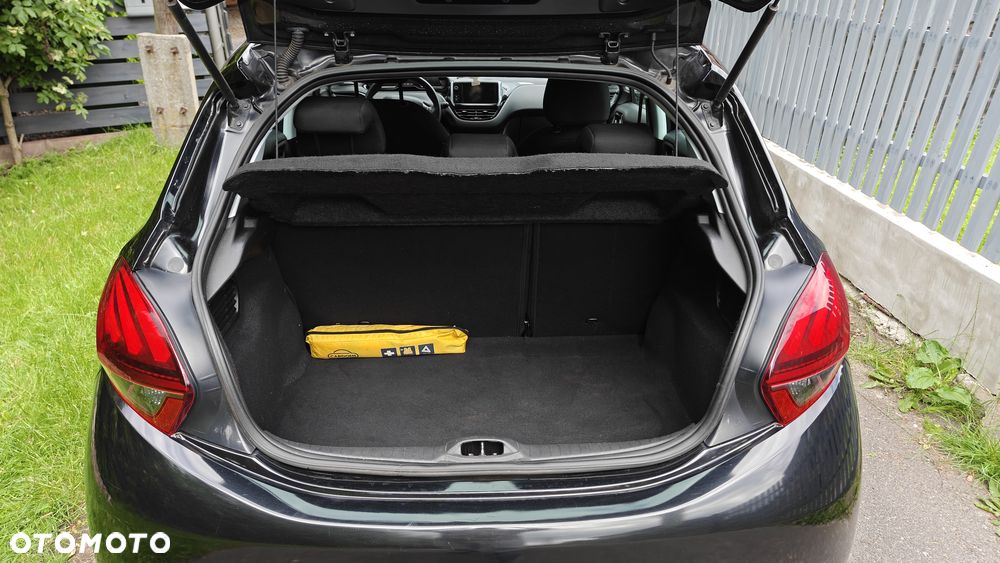 Peugeot 208 1.2 PureTech Style - 8