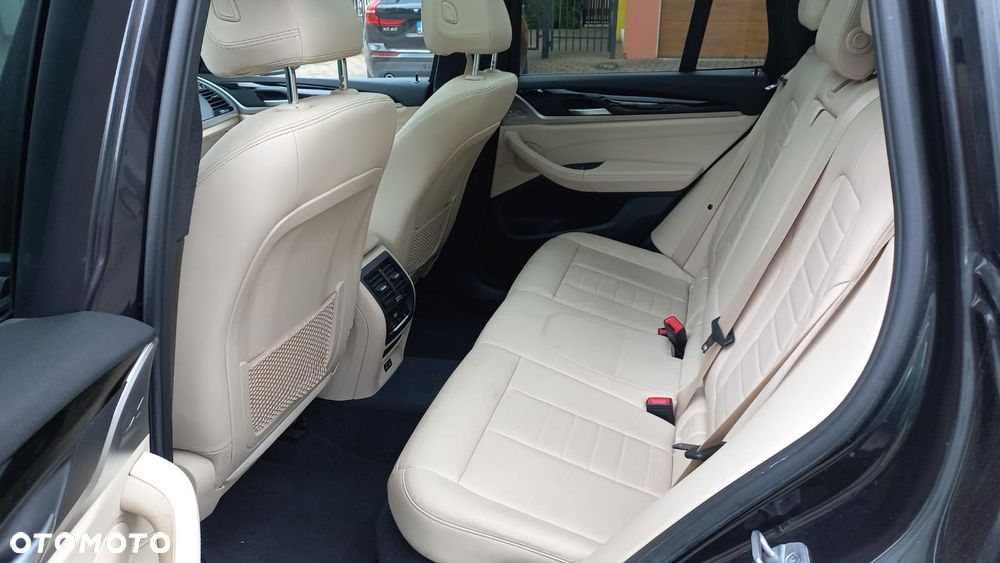 BMW X3 sDrive18d xLine - 14