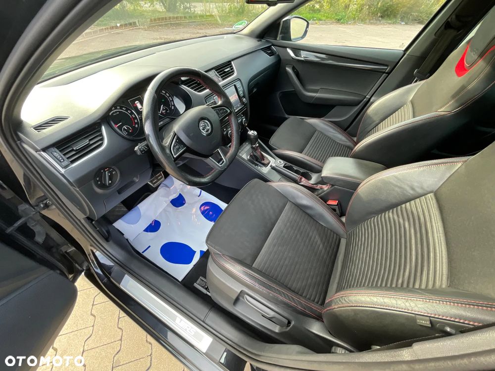 Skoda Octavia 2.0 TDI DSG RS - 9