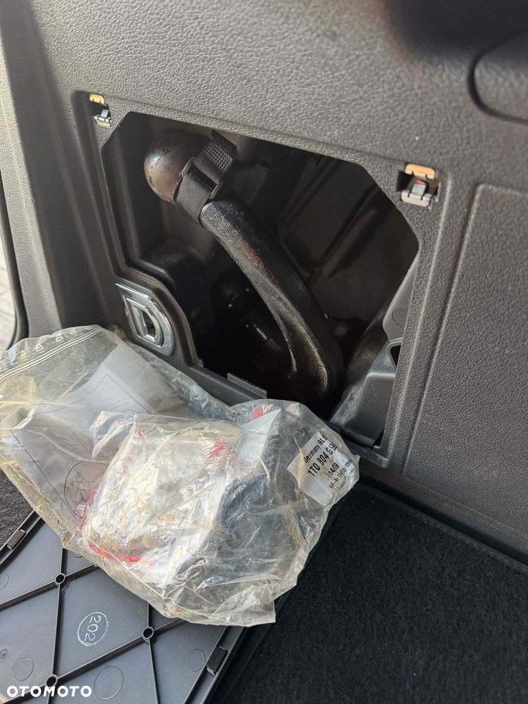 Volkswagen Touran 1.6 - 17