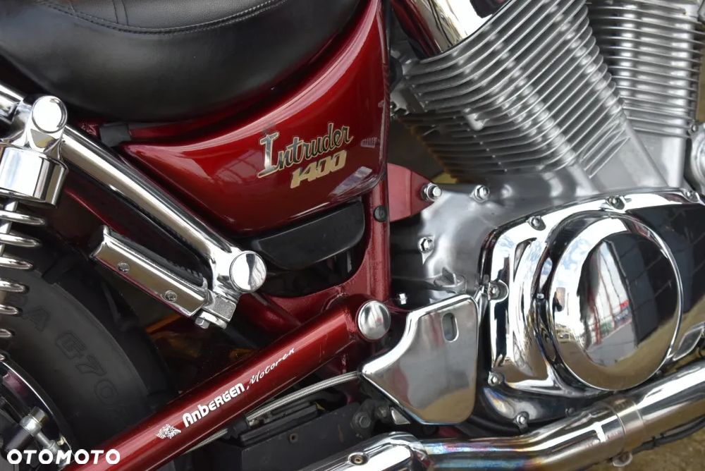 Suzuki Intruder - 33