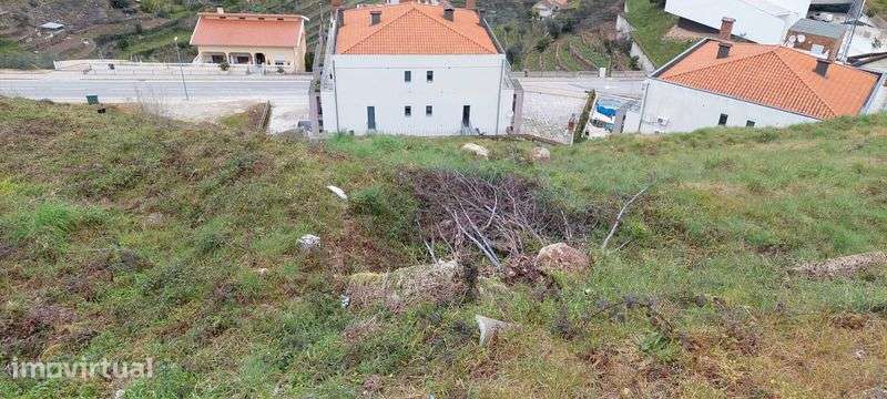 Vende-se Terreno para Construção em Tabuaço, lado da piscina Municipal - Grande imagem: 3/4
