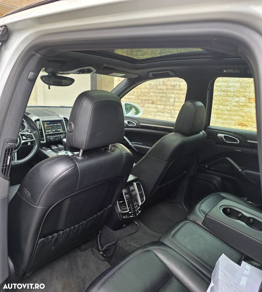 Porsche Cayenne - 9