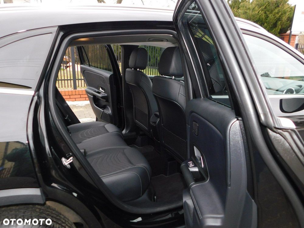 Mercedes-Benz GLA - 10