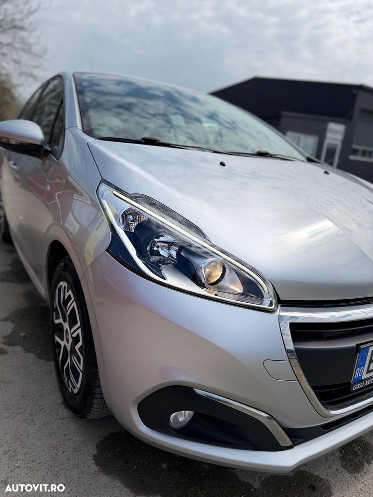 Peugeot 208 82 PureTech Style - 1