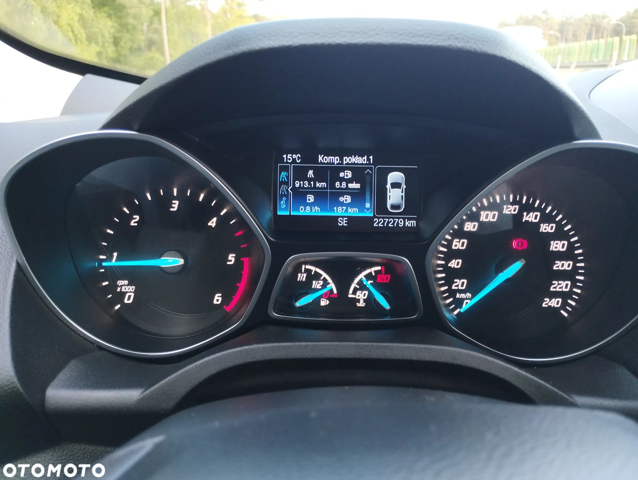 Ford Kuga 2.0 TDCi 2x4 Titanium - 8