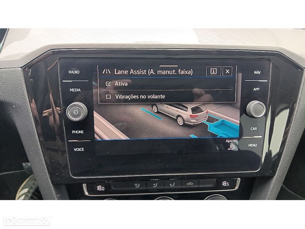 VW Passat Variant 2.0 TDi Business DSG - 16