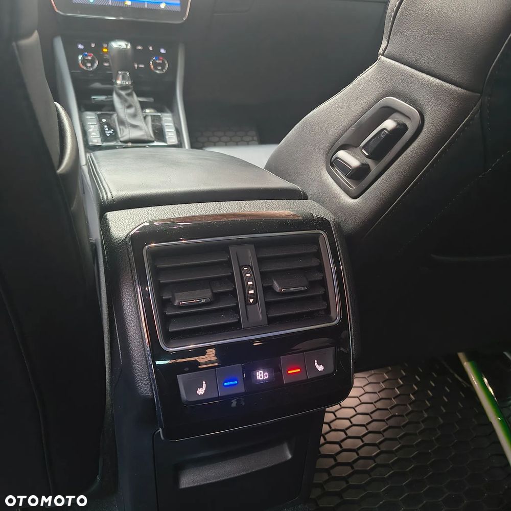 Skoda Superb 2.0 TDI L&K DSG - 10