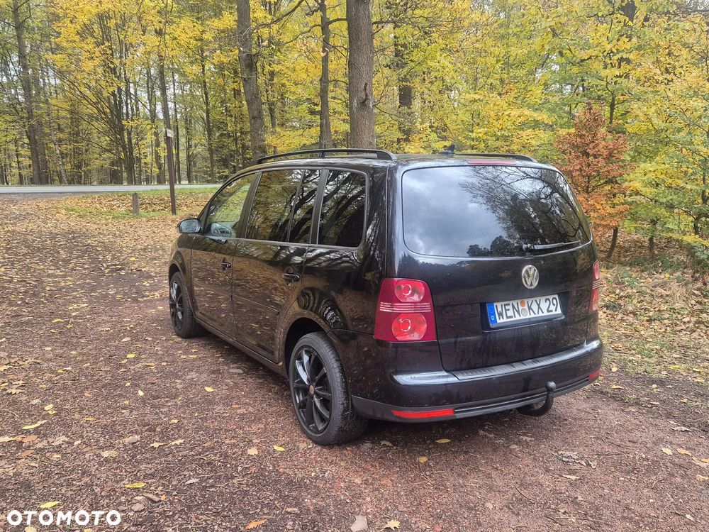Volkswagen Touran - 3