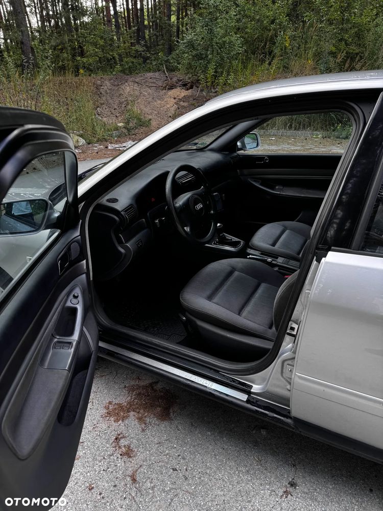 Audi A4 Limousine 1.8 - 10