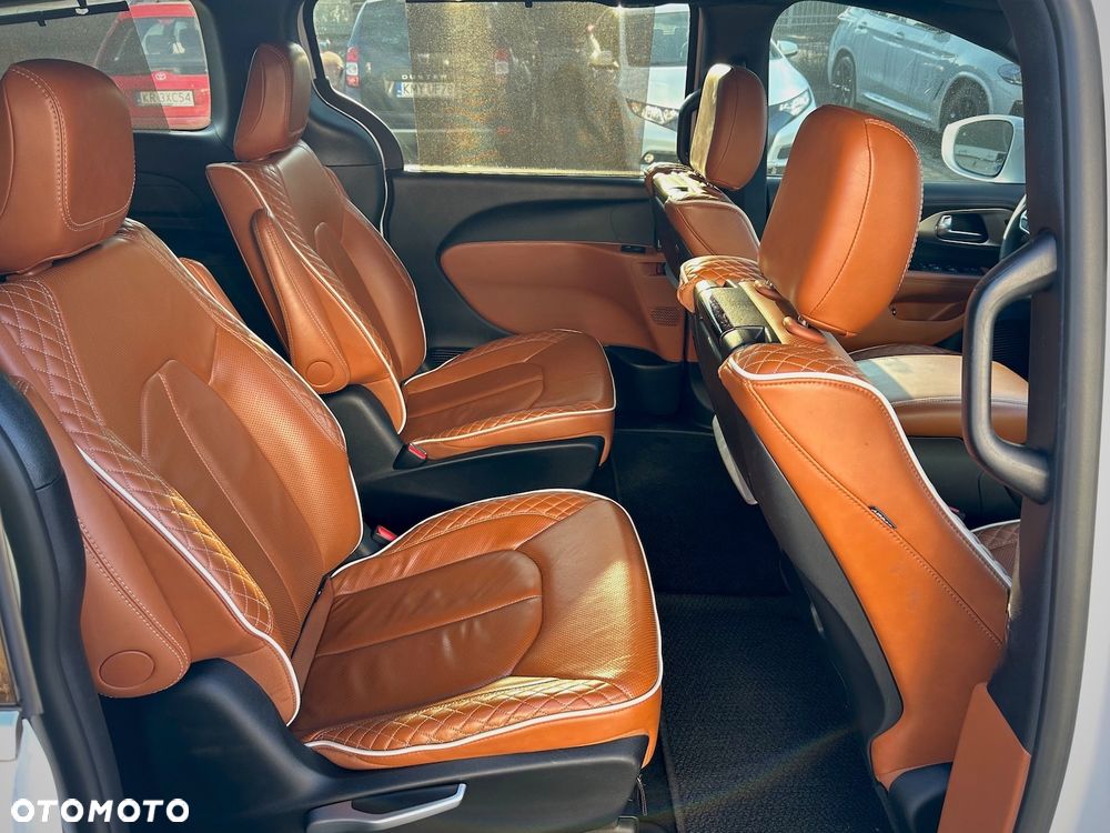 Chrysler Pacifica - 28