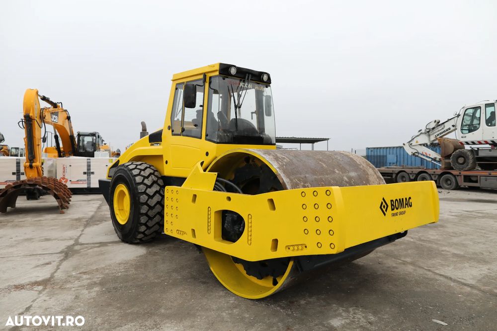 Bomag BW 226 DI-4 - 1