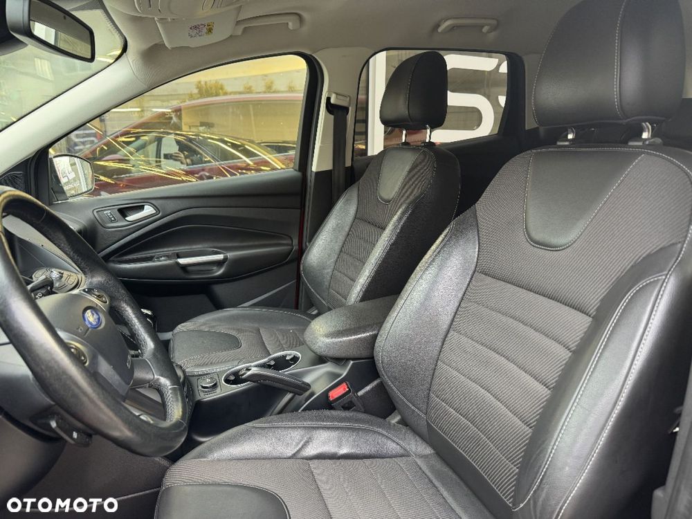 Ford Kuga 1.5 EcoBoost 2x4 Titanium - 19