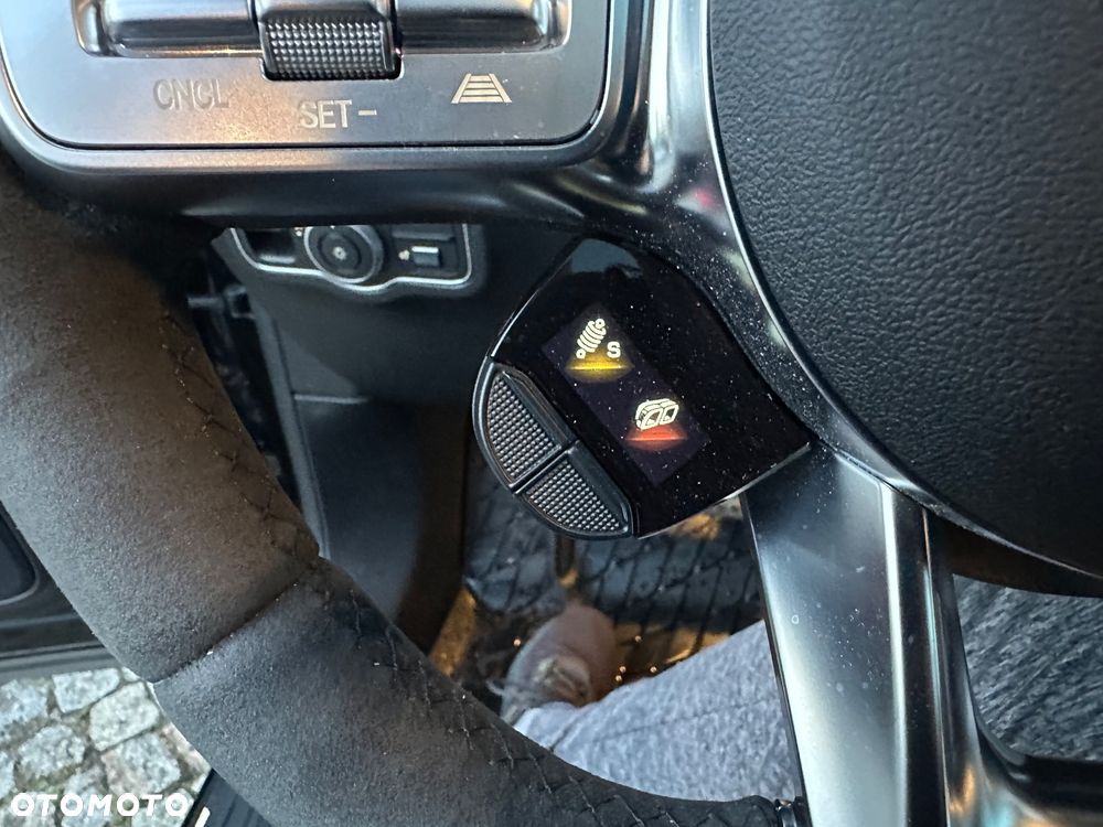 Mercedes-Benz GLA AMG 45 S 4-Matic+ - 8