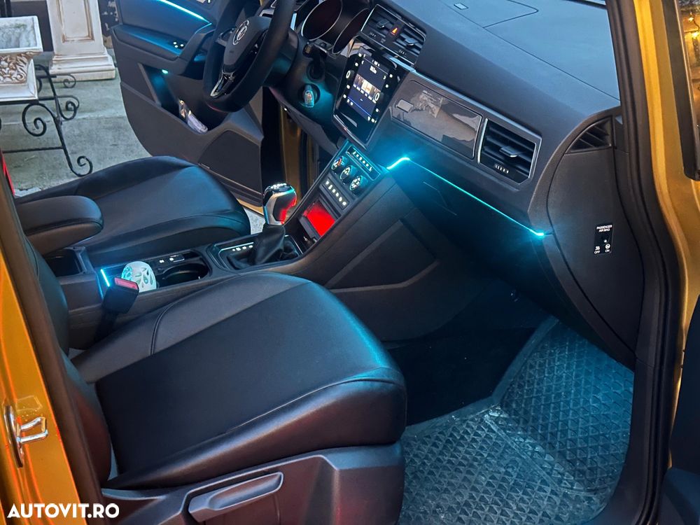 Volkswagen Touran 2.0 TDI SCR DSG Comfortline - 17